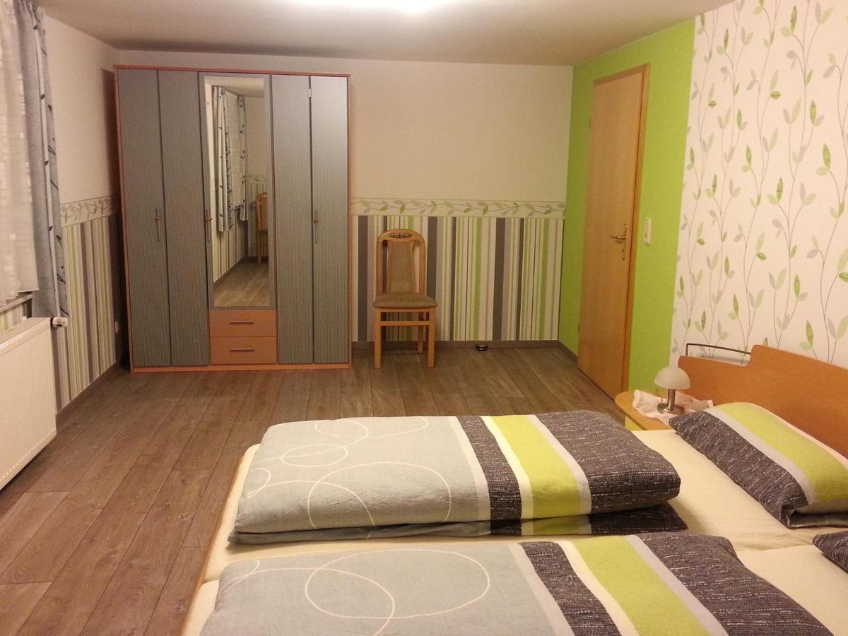 Monteurwohnungen Goeb - Nicht Fuer Urlaubsgaeste Geisa Luaran gambar
